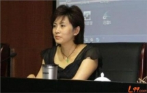 Quan bà đệ nhất dâm đãng Trung Quốc, vào tù vẫn quyến rũ được giám thị