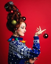 Giới trẻ thế giới rộ mốt làm tóc dựng đứng như cây thông Noel