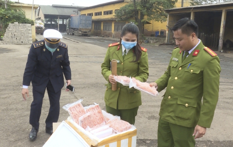 phu tho tieu huy gan 200kg chan ga va phu gia lam tra chanh