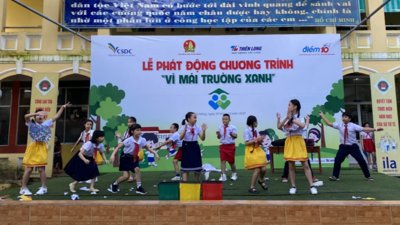 Tiết mục văn nghệ của các em thiếu nhi tại lễ phát động