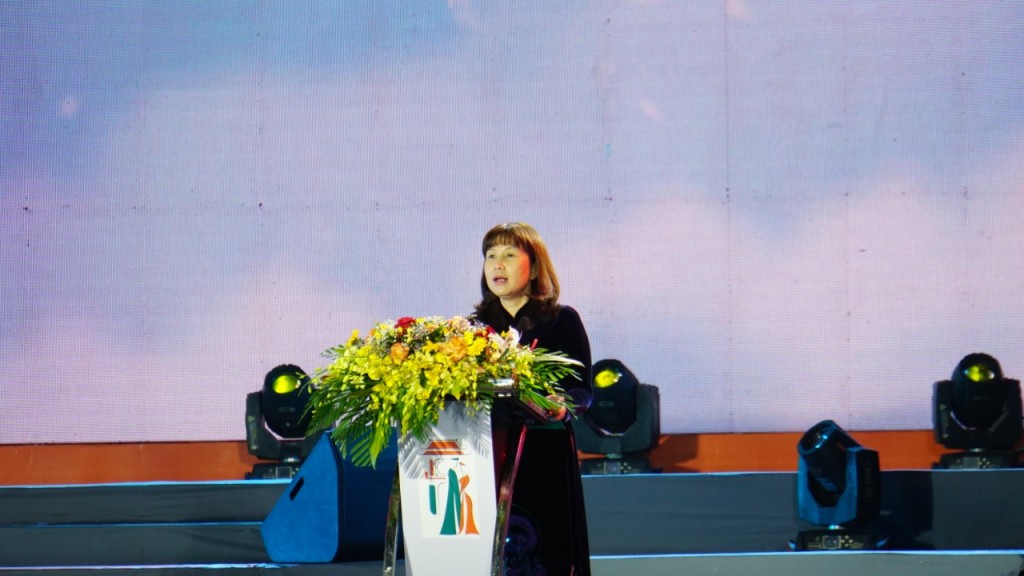 Bà Đặng Hương Giang, Giám đốc Sở Du lịch Hà Nội phát biểu trong lễ bế mạc