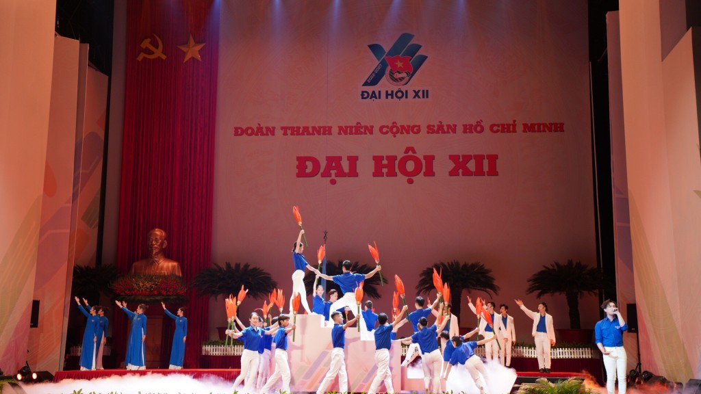 Ấn tượng chương trình nghệ thuật đặc sắc chào mừng Đại hội Đoàn