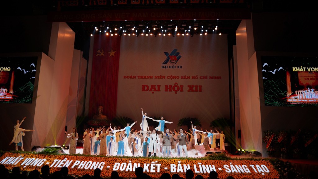 Ấn tượng chương trình nghệ thuật đặc sắc chào mừng Đại hội Đoàn