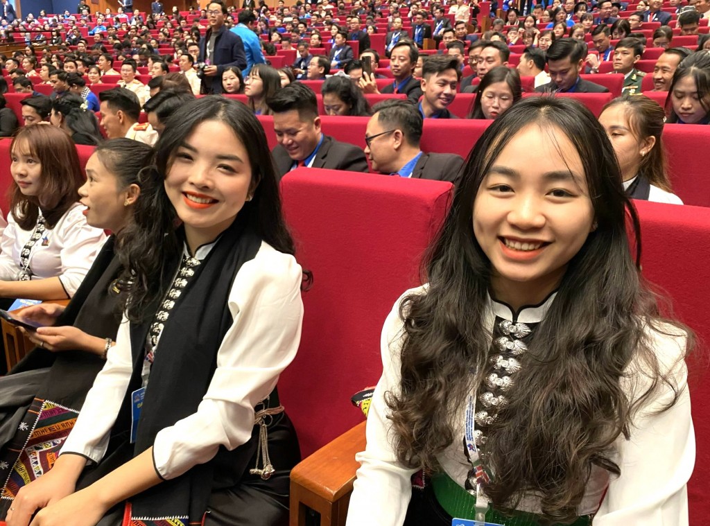 Những cô gái Thái xinh đẹp tại Đại hội