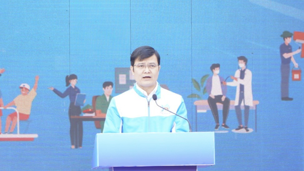 Bí thư thứ nhất Trung ương Đoàn BÙi Quang Huy phát biểu tại chương trình