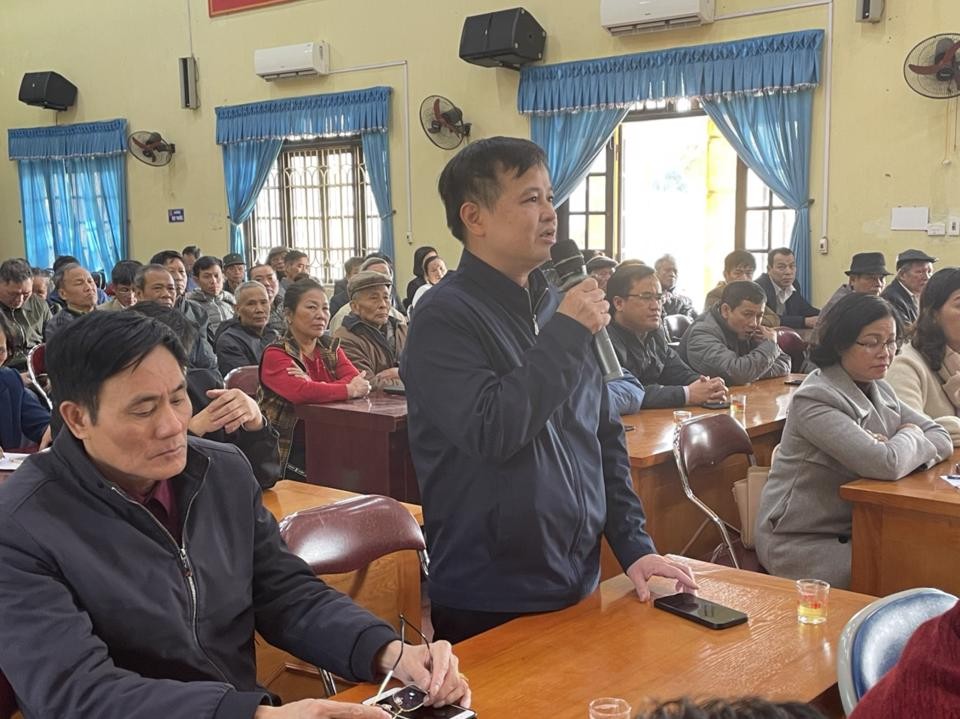 Cử tri Nguyễn Văn Hoàn, xã Vân Tảo phát biểu ý kiến kiến nghị