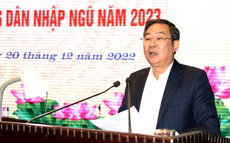 Phó Chủ tịch Thường trực UBND thành phố Lê Hồng Sơn phát biểu tại hội nghị.