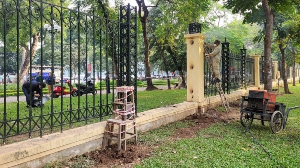 Hà Nội tiến hành hạ thấp hàng rào công viên Thống Nhất