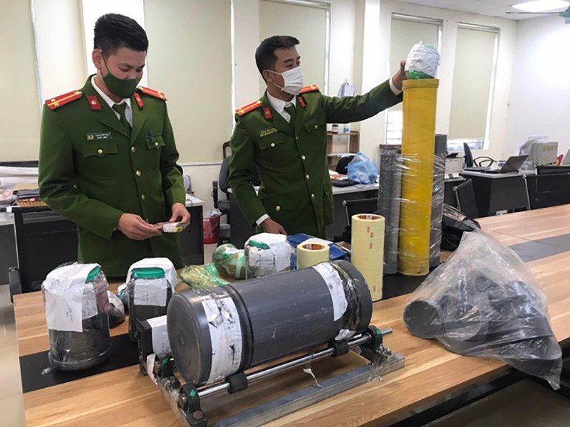 Cảnh sát thu giữ nhiều công cụ, vật liệu sản xuât pháo của nam thanh niên ở huyện Ba Vì