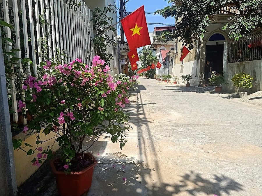 Nhiều tuyến phố được trang hoàng sạch đẹp tại tại thị xã Sơn Tây