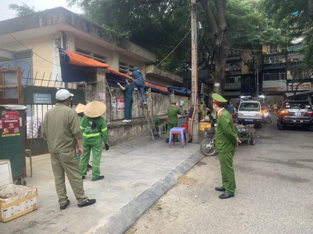 Ban Chỉ đạo 197 quận Cầu Giấy ra quân "cùng dân đón Tết"