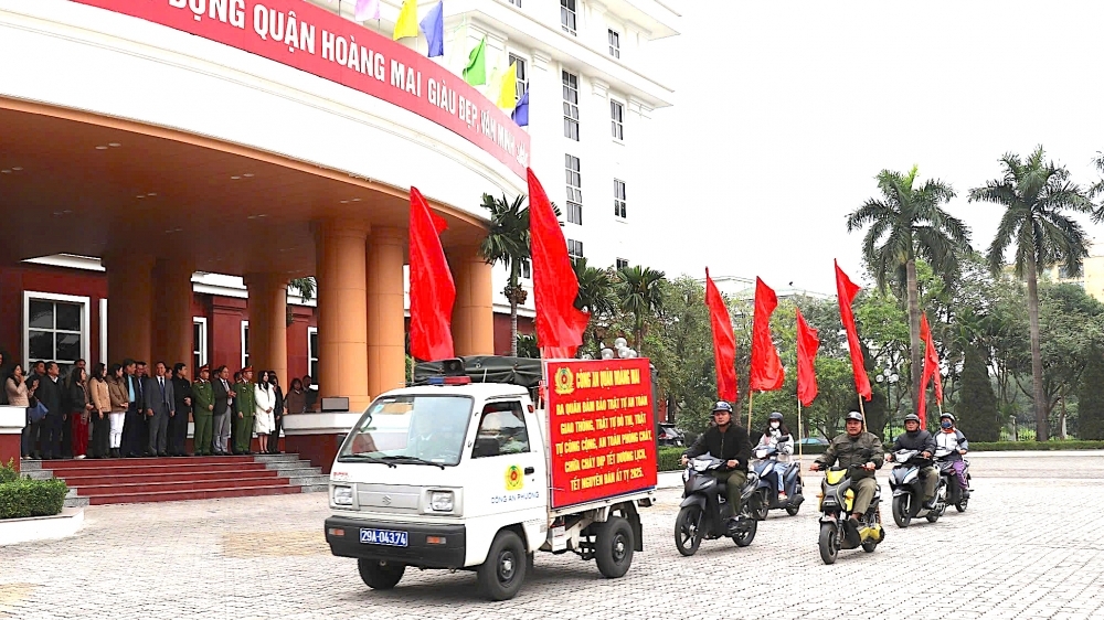 Quận Hoàng Mai đồng loạt ra quân đảm trật tự đô thị dịp Tết