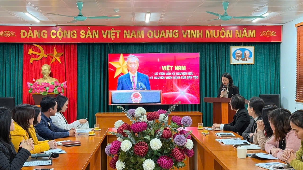 Quận Hoàng Mai sôi nổi sinh hoạt chuyên đề “Kỷ nguyên vươn mình”