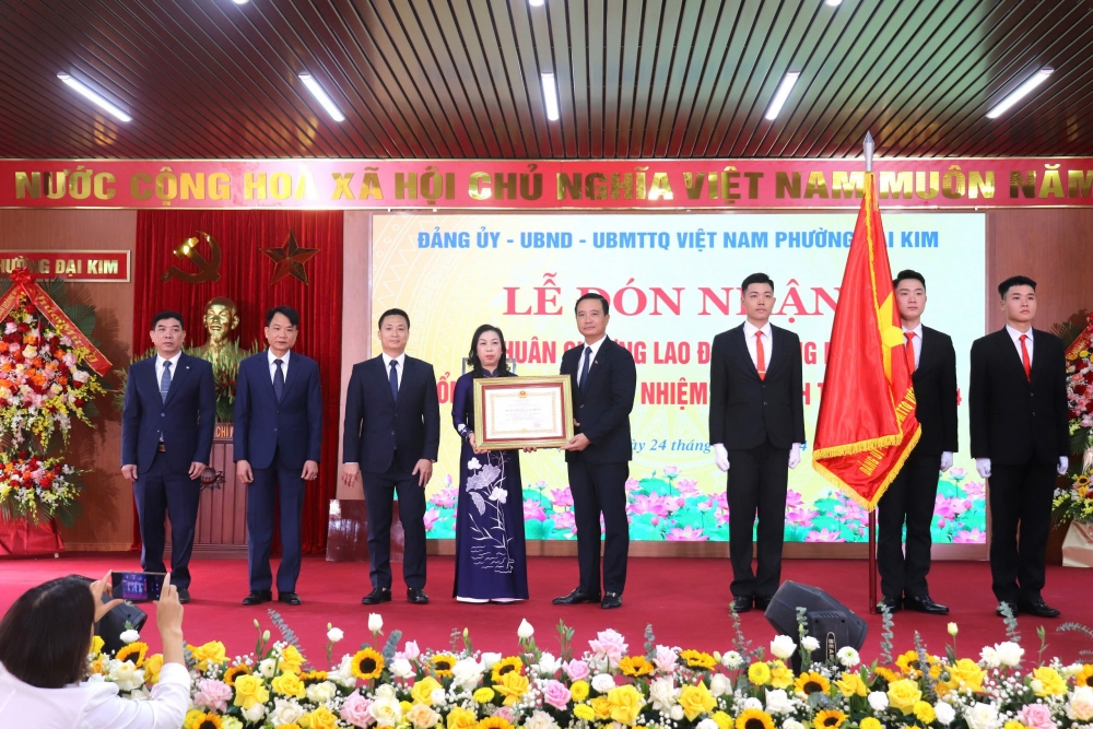 Phường Đại Kim đón nhận Huân chương Lao động hạng Ba