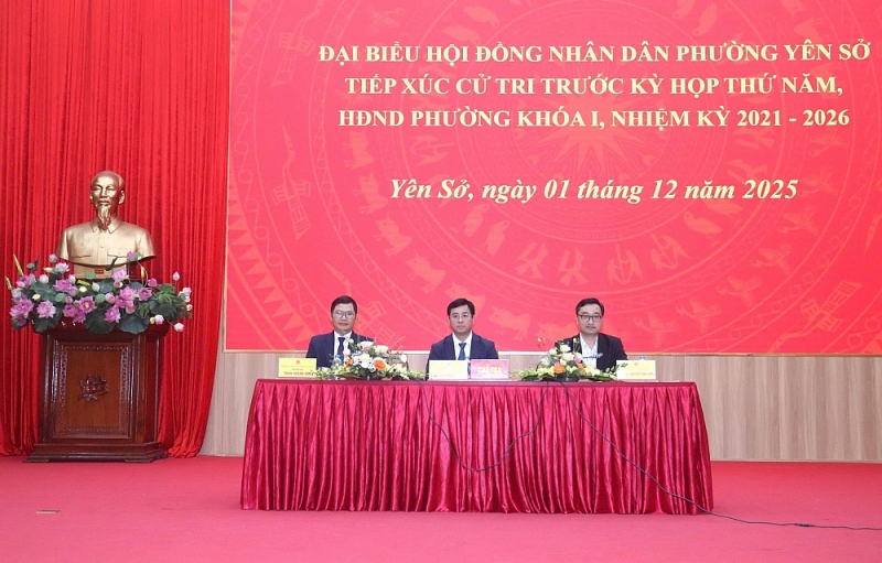 Chủ toạ buổi tiếp xúc