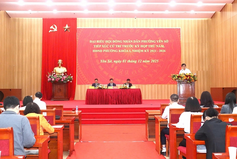 Chủ tịch UBND phường Yên Sở Vũ Tuấn Đạt thông tin tình hình kinh tế - chính trị - văn hoá - xã hội của phường thời gian qua