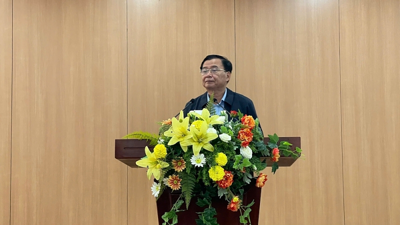 Phó Chủ tịch UBND phường Cầu Giấy Lương Mậu Hùng phát biểu tại hội nghị