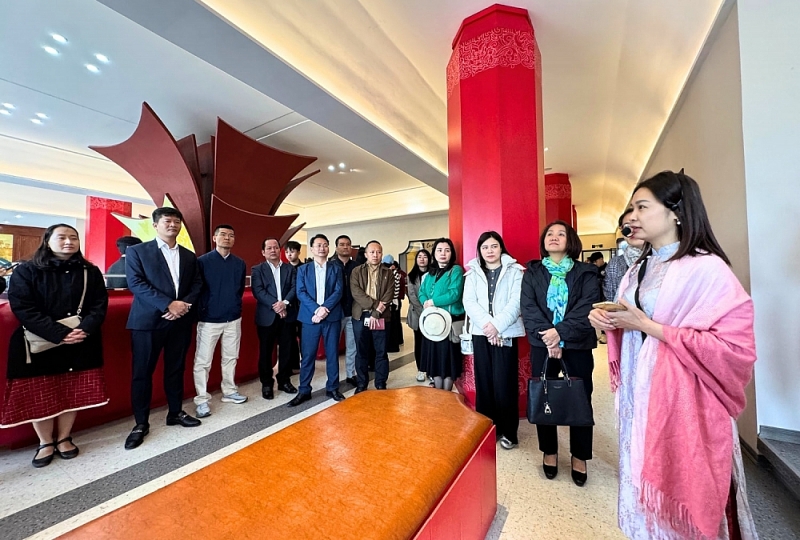 Thư Lâm tìm lời giải hút khách quốc tế