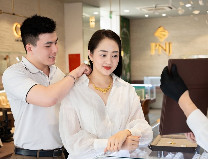 PNJ tôn vinh vẻ đẹp của con người và cuộc sống. Ảnh: Gia Thịnh PNJ tôn vinh vẻ đẹp của con người và cuộc sống. Ảnh: Gia Thịnh