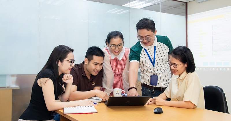 Fortune vinh danh PNJ là công ty tốt nhất để làm việc ở Đông Nam Á 2025. Ảnh: Gia Thịnh Fortune vinh danh PNJ là công ty tốt nhất để làm việc ở Đông Nam Á 2025. Ảnh: Gia Thịnh