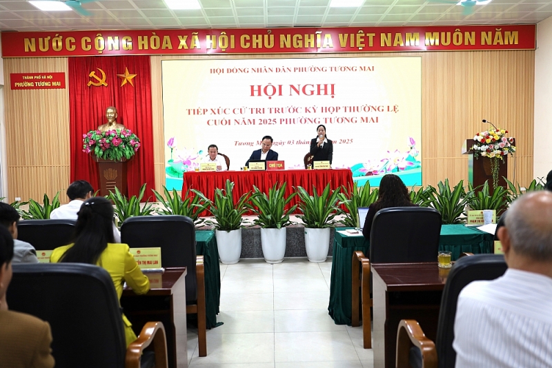 Chủ toạ điều hành phần nêu ý kiến, kiến nghị của cử tri