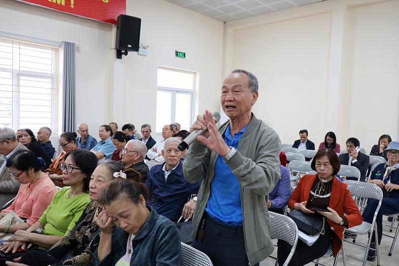 Cử tri bày tỏ nội dung trước hội nghị