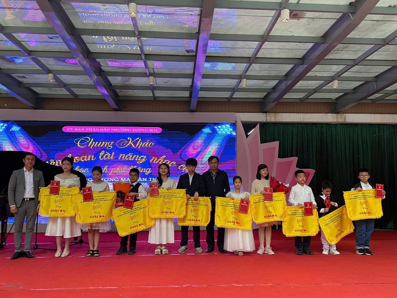 Chung khảo liên hoan nhạc cụ học sinh phổ thông phường Tương Mai