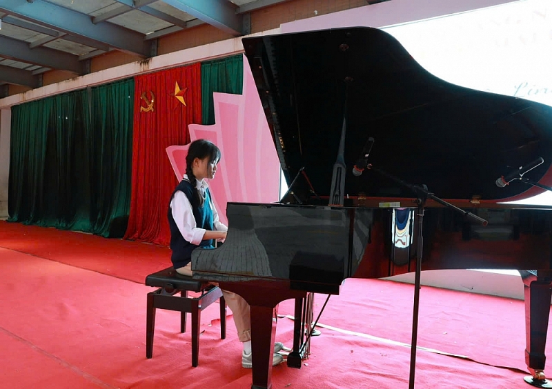 Thí sinh biểu diễn trong buổi chung khảo