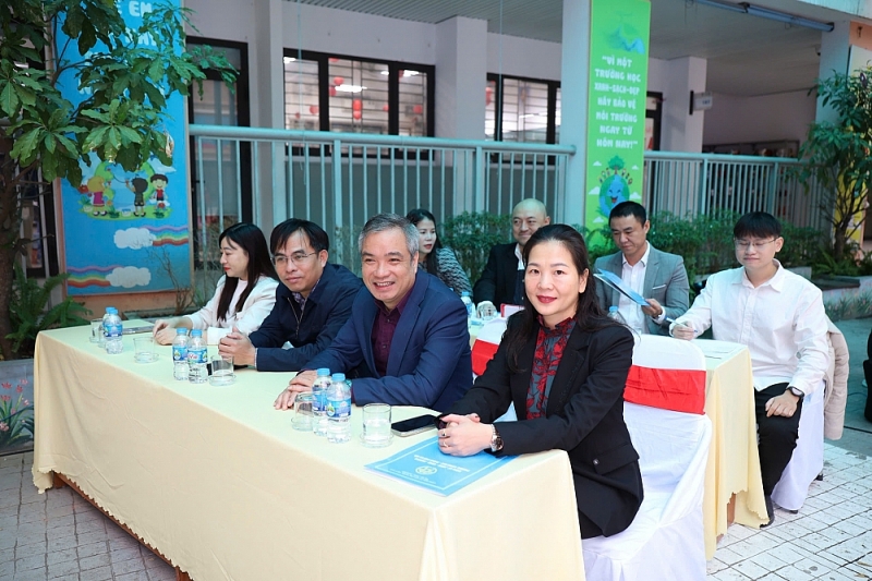 Ban Tổ chức và Ban Giám khảo chung khảo liên hoan