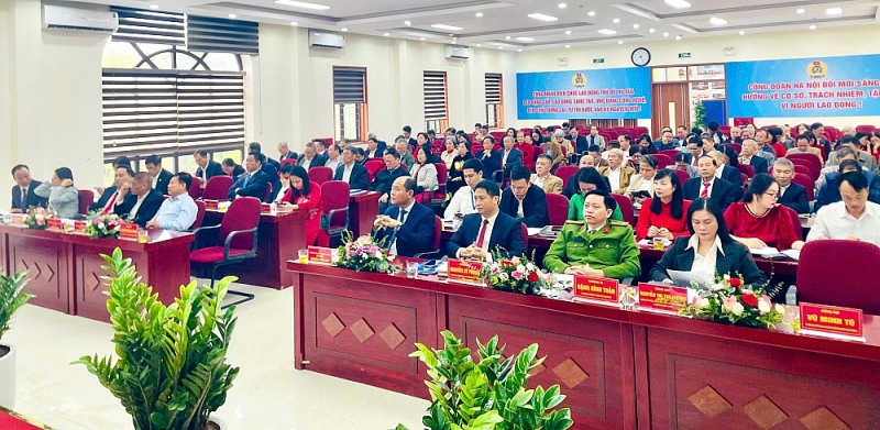 Các đại biểu dự kỳ họp