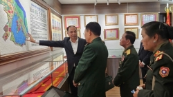 nhip cau huu nghi tay ho vieng chan