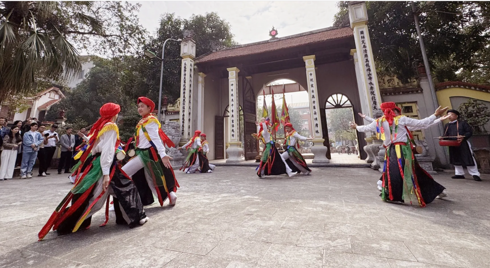 Điệu múa Đánh thức “mỏ vàng” du lịch Thanh Liệt