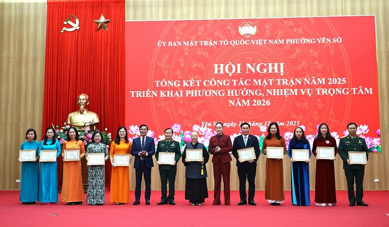 Yên Sở khen thưởng 16 tập thể, 50 cá nhân tiêu biểu trong công tác mặt trận Phường Yên Sở khen thưởng 16 tập thể, 50 cá nhân tiêu biểu trong công tác Mặt trận