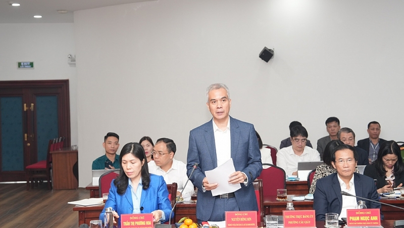 Bí thư Đảng uỷ, Chủ tịch HĐND phường Nghĩa Đô Nguyễn Hồng Sơn phát biểu tại buổi giám sát