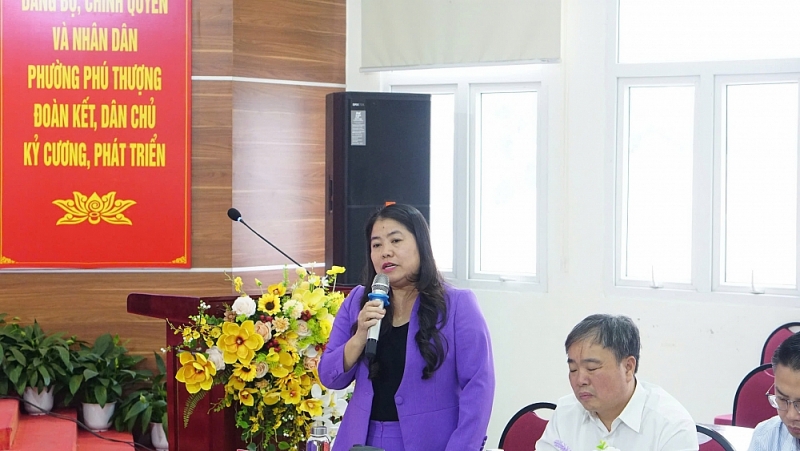 Chủ tịch UB MTTQ Việt Nam phường Phú Thượng tham luận tại hội nghị Chủ tịch UB MTTQ Việt Nam phường Phú Thượng tham luận tại hội nghị