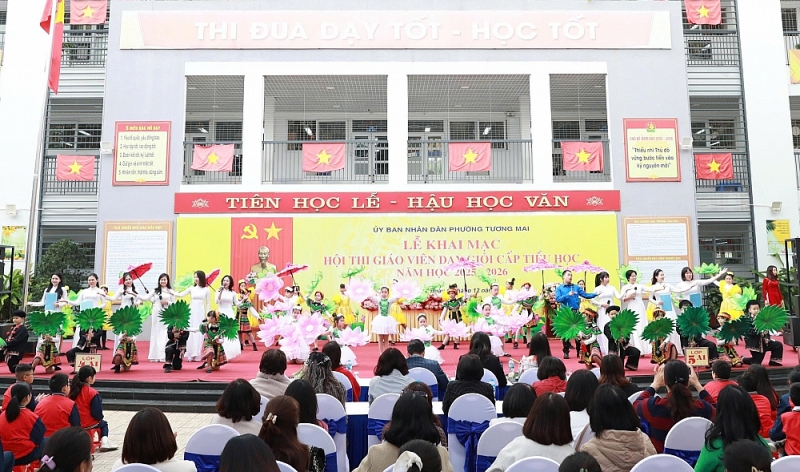 Không khí rộn ràng trong lễ khai mạc hội thi Không khí rộn ràng trong lễ khai mạc hội thi