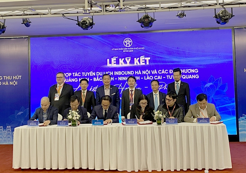 Trong khuôn khổ Diễn đàn đã diễn ra Lễ ký kết hợp tác phát triển  tuyến du lịch Inbound giữa Hiệp hội Du lịch Hà Nội với Hiệp hội Du lịch các tỉnh: Quảng Ninh, Ninh Bình, Bắc Ninh, Lào Cai, Tuyên Quang