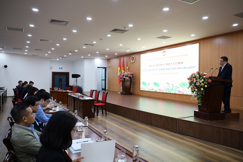 Đại diện UBND phường báo cáo tóm tắt đề án