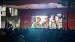 Chiếu “Mưa đỏ” miễn phí - tri ân và bồi đắp niềm tự hào dân tộc ở Phú Thượng