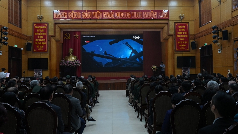 Tây Hồ đổi mới sinh hoạt chính trị qua phim “Mưa đỏ”