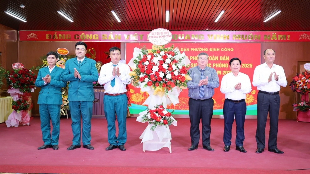 Định Công xây dựng dân quân tự vệ vững mạnh