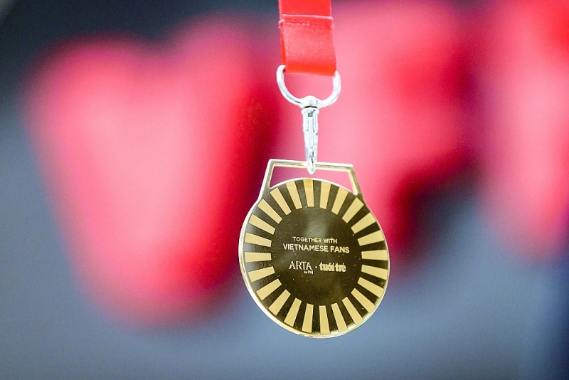 Đây là chiếc Huy chương Vàng 33 chỉ vàng 24K độc bản từ nhãn hàng ARTA by PNJ. Ảnh: Nam Trần