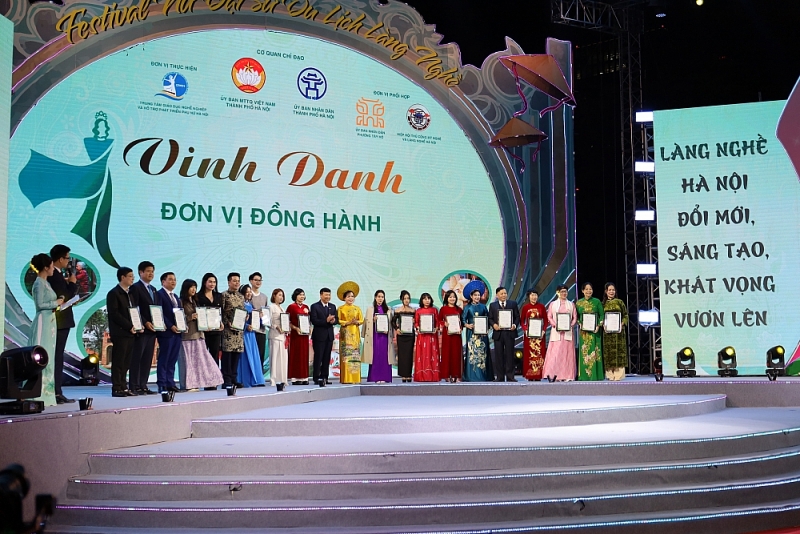 Nữ đại sứ làng nghề - Sứ giả mới cho du lịch Thủ đô