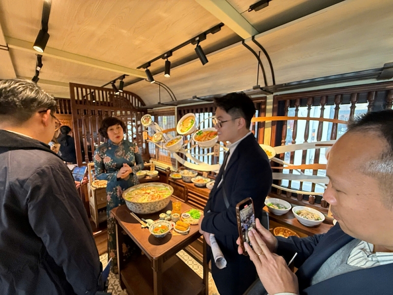 Ra mắt tour “Hà Nội   Chạm miền ký ức” - hành trình 9 điểm chạm quanh hồ Trúc Bạch