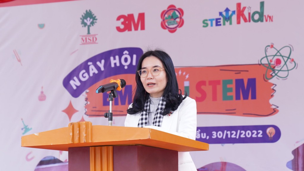 Gần 500 học sinh tiểu học vùng cao Lào Cai trải nghiệm em yêu STEM