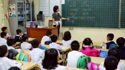 Tăng lương để thầy cô yên tâm cống hiến với nghề