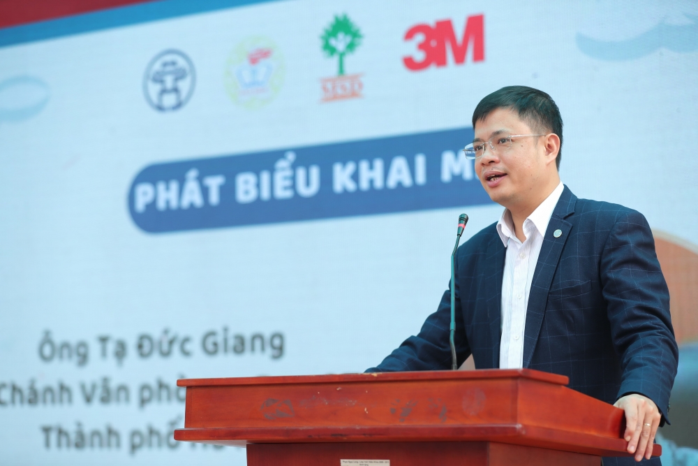 Hơn 1.500 học sinh trường THPT Vân Tảo tham gia tìm hiểu về an toàn giao thông