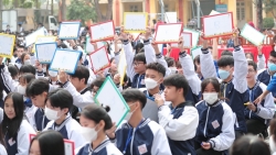 Hơn 1.500 học sinh trường THPT Vân Tảo tham gia tìm hiểu về an toàn giao thông