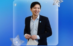 chu tich hoi sinh vien viet nam tai nga duoc tang giai sao thang gieng