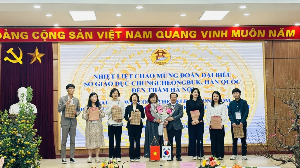 Sở GD-ĐT Hà Nội đón đoàn giáo viên, học sinh tỉnh Chungcheongbuk